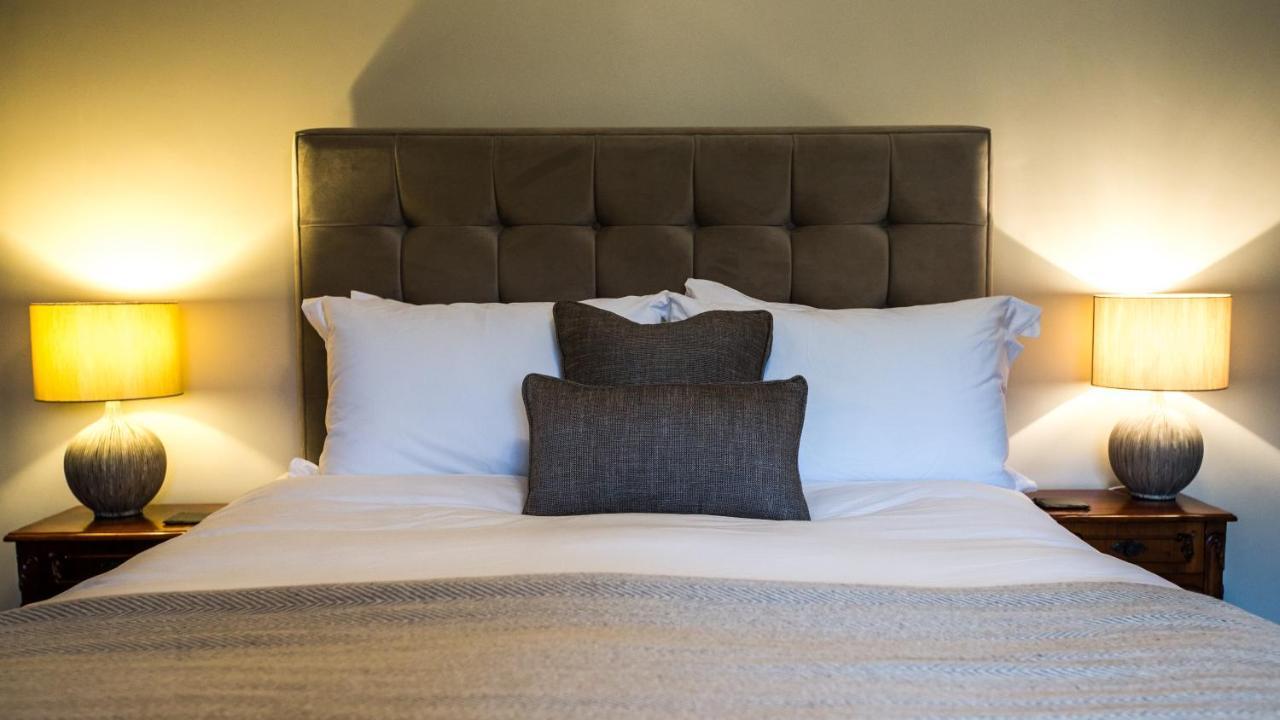 Parva Farmhouse Riverside Guesthouse 틴턴 외부 사진