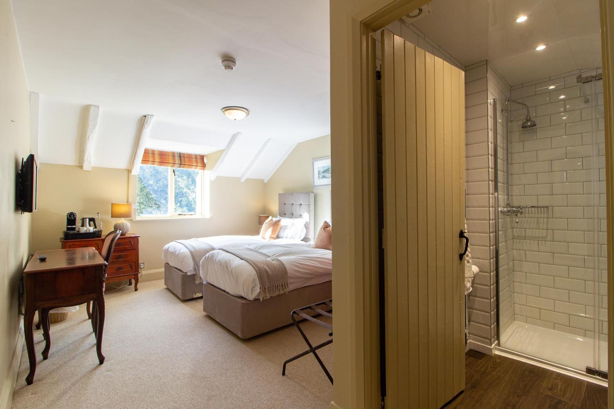 Parva Farmhouse Riverside Guesthouse 틴턴 객실 사진
